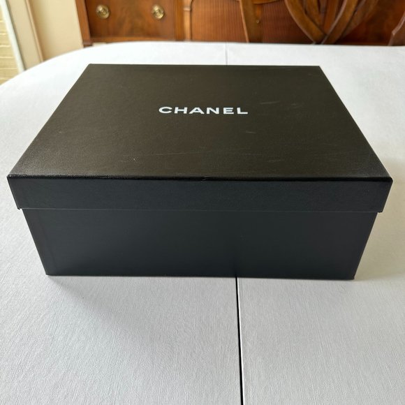 Chanel Shoe Box (Empty) - Picture 2 of 8